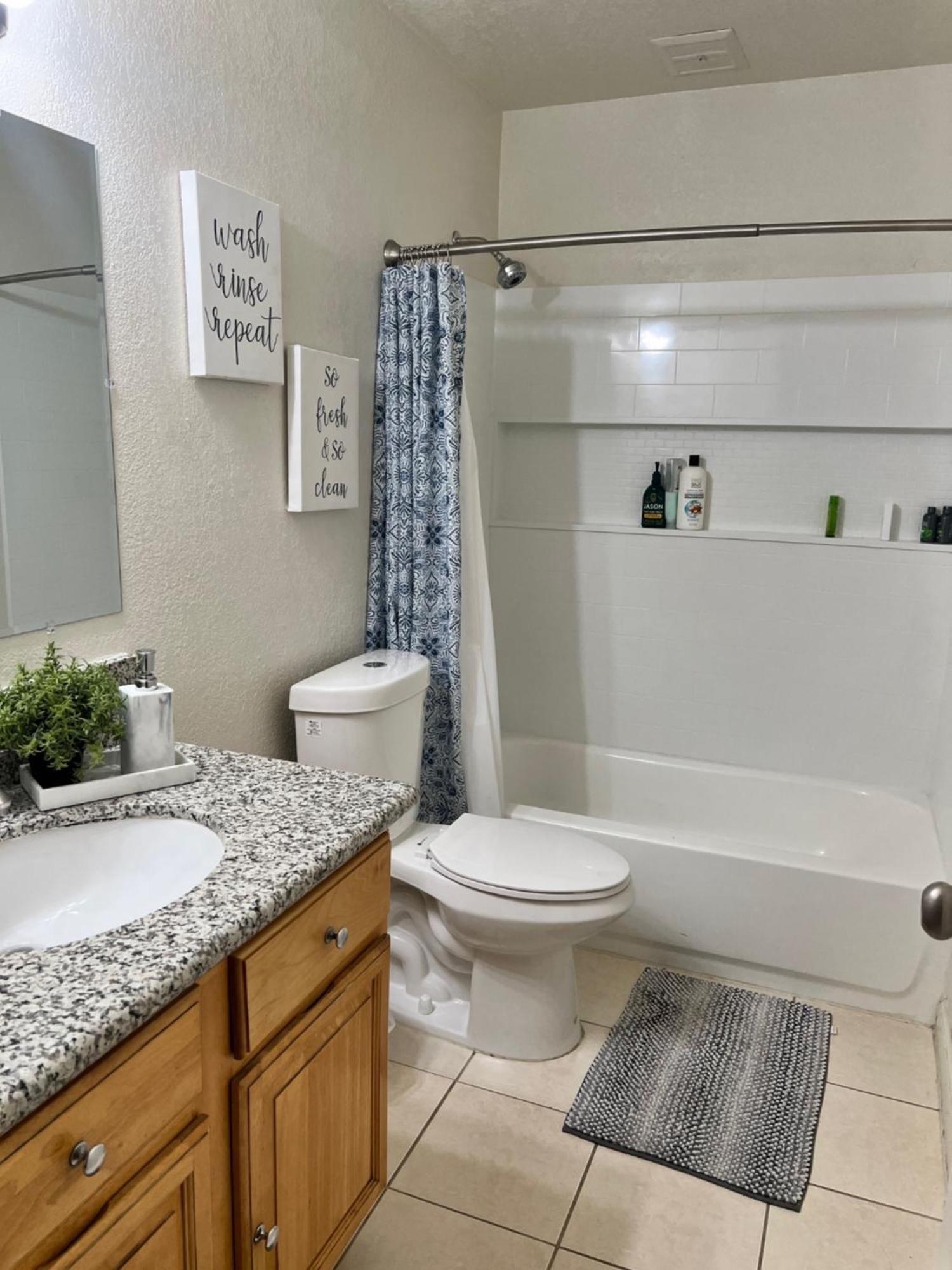 Peaceful 2Bed,1Bath Condo With Free Parking All Yours To Enjoy Fresno Extérieur photo