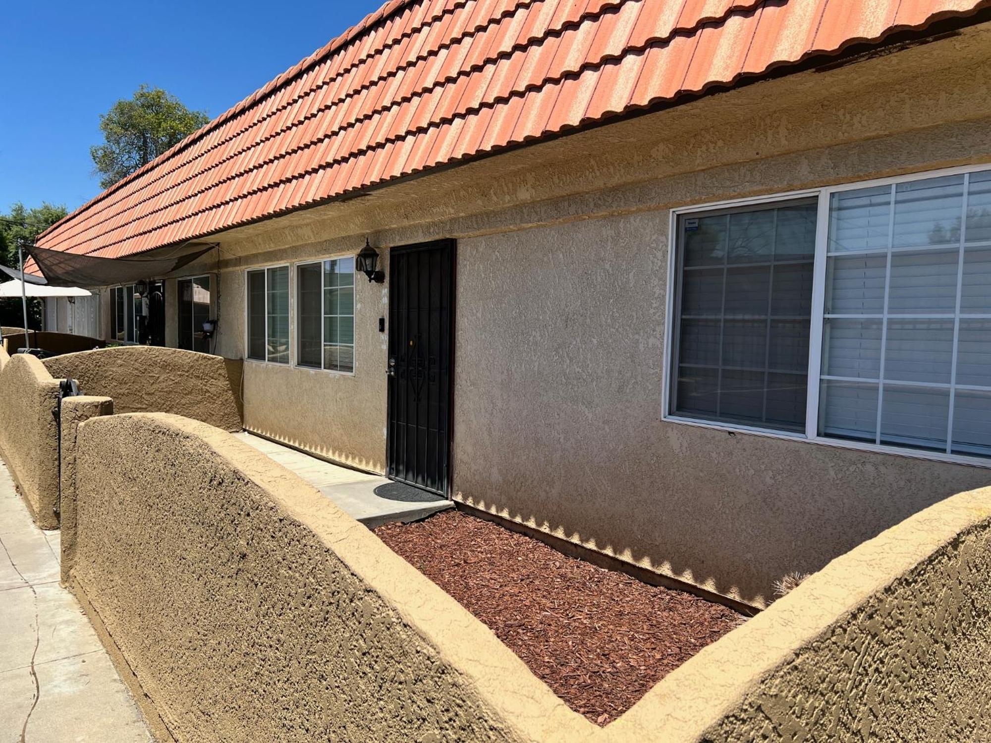 Peaceful 2Bed,1Bath Condo With Free Parking All Yours To Enjoy Fresno Extérieur photo